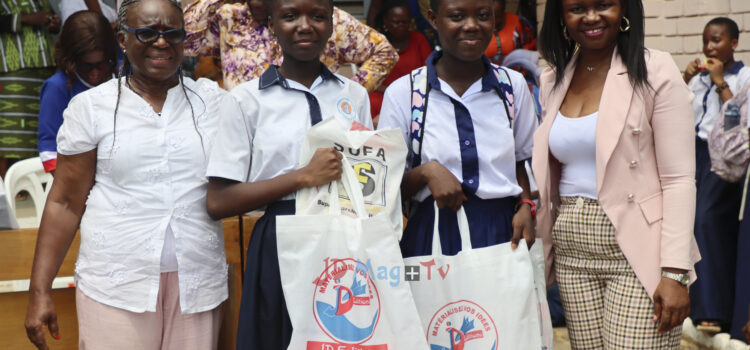 Cérémonie d’excellence / Remise des prix aux meilleurs élèves du Lycée Moderne Jeunes Filles de Yopougon